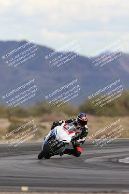 media/Nov-16-2025-Race Pace (Sun) [[8c5fa54630]]/Non Verified Riders (1st 20 Minutes)/5-Turn 15 (110pm)/